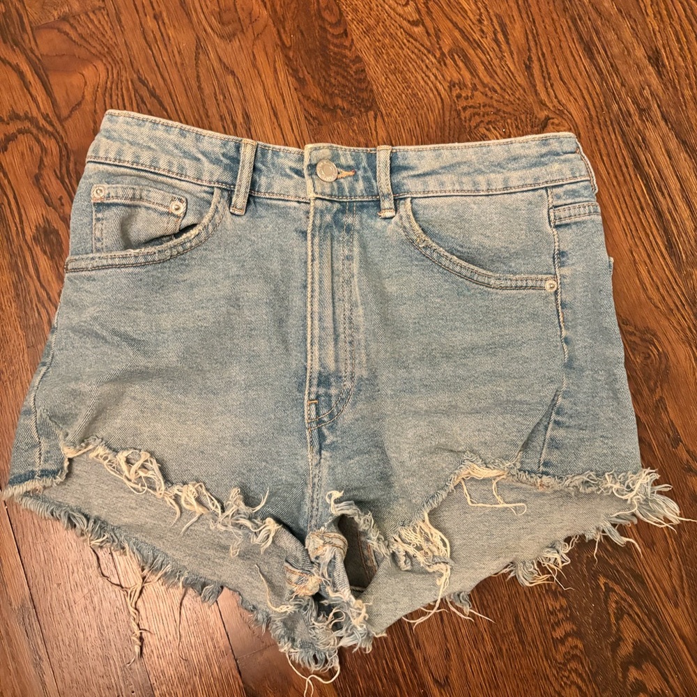 Light wash Zara denim shorts